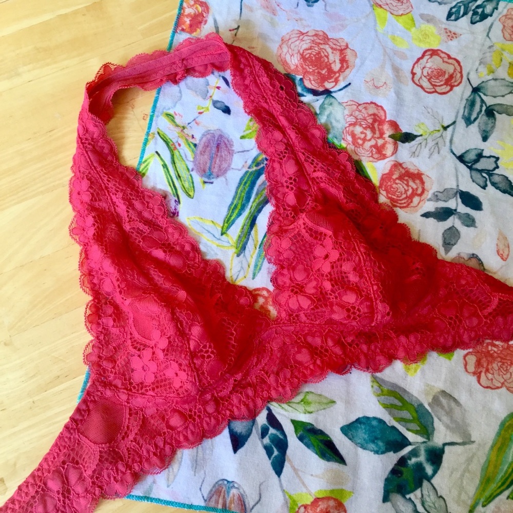 Gorgeous Free People Coral Galloon Lace Halter Bra